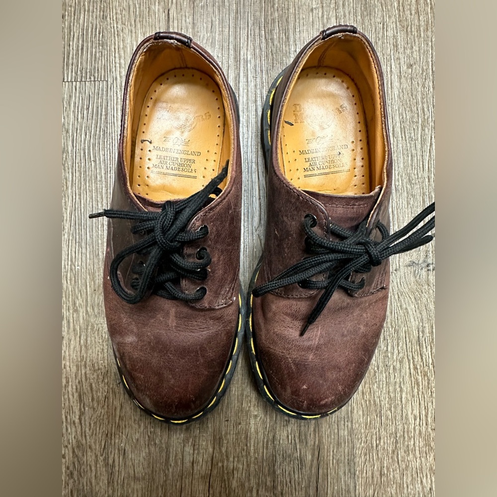 Dr. Martens Oxford Classic England